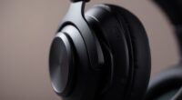 headphone features noise cancellation